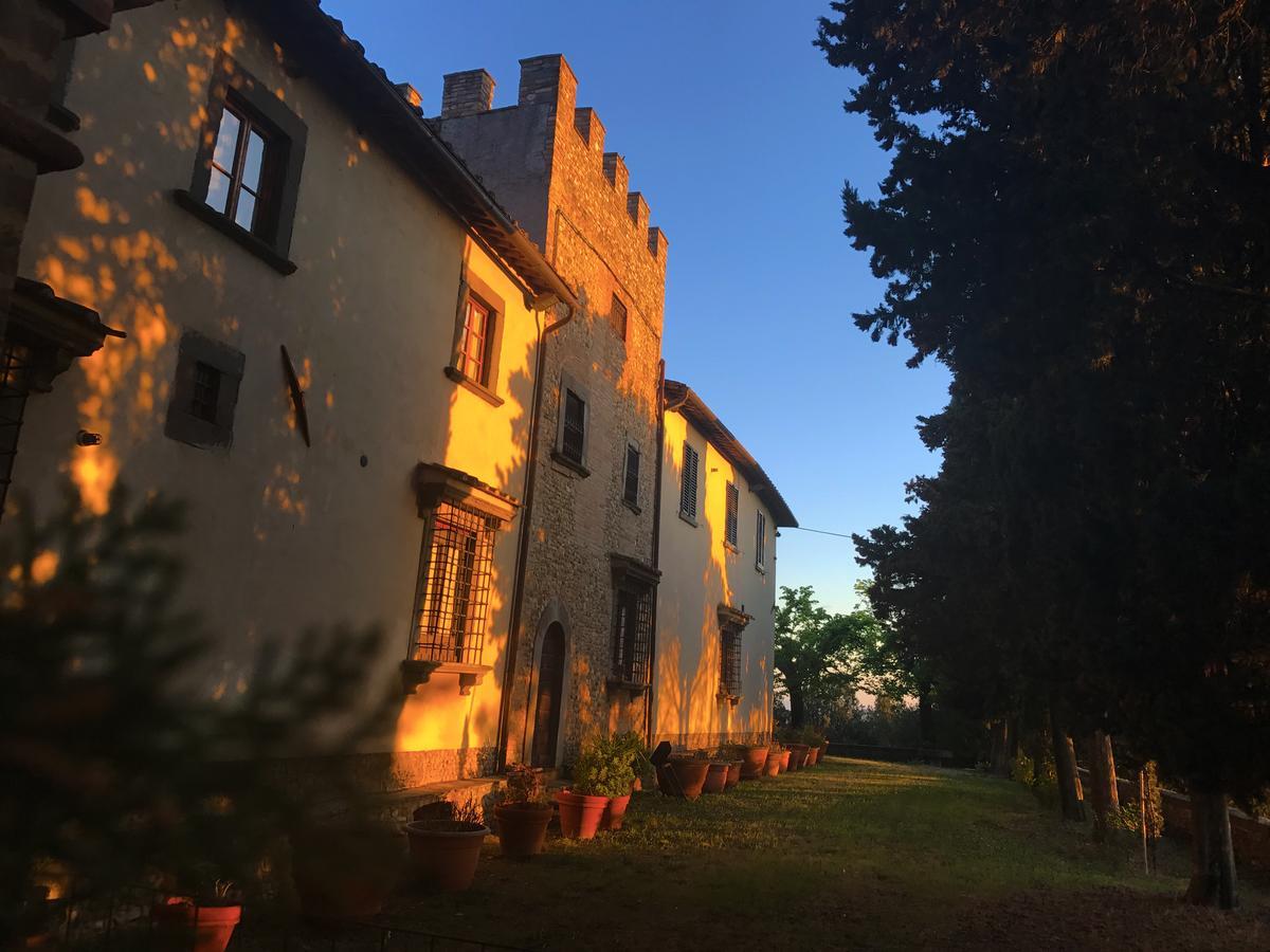 Castello Di Fezzana Apartment Монтеспертоли Екстериор снимка