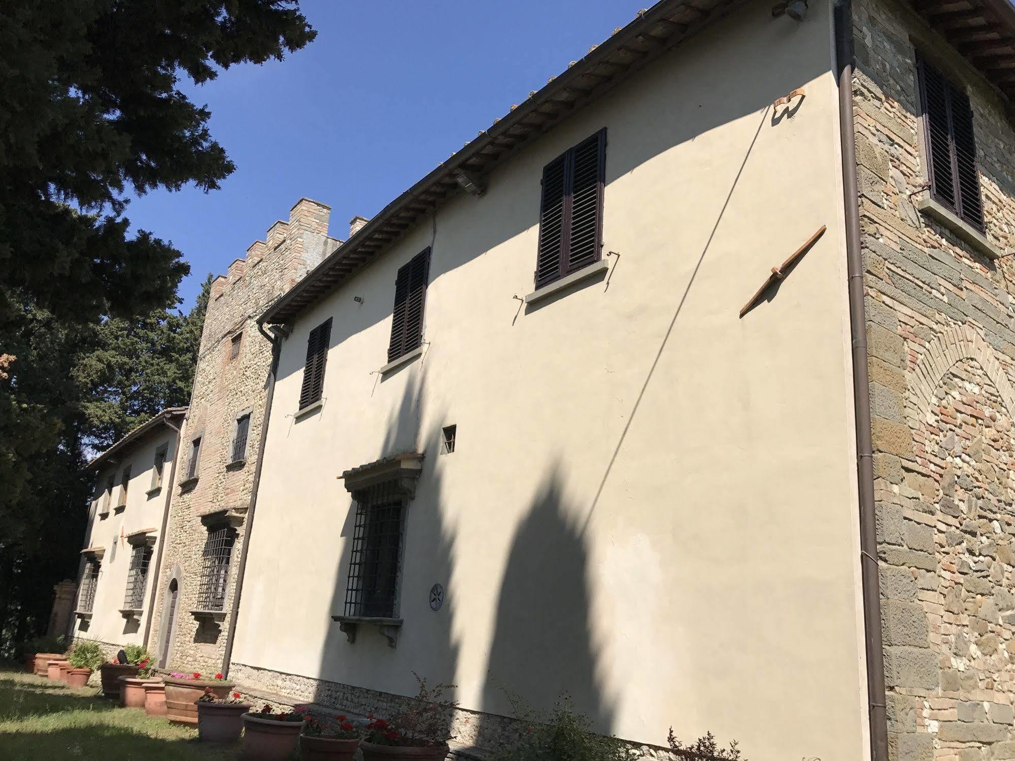 Castello Di Fezzana Apartment Монтеспертоли Екстериор снимка