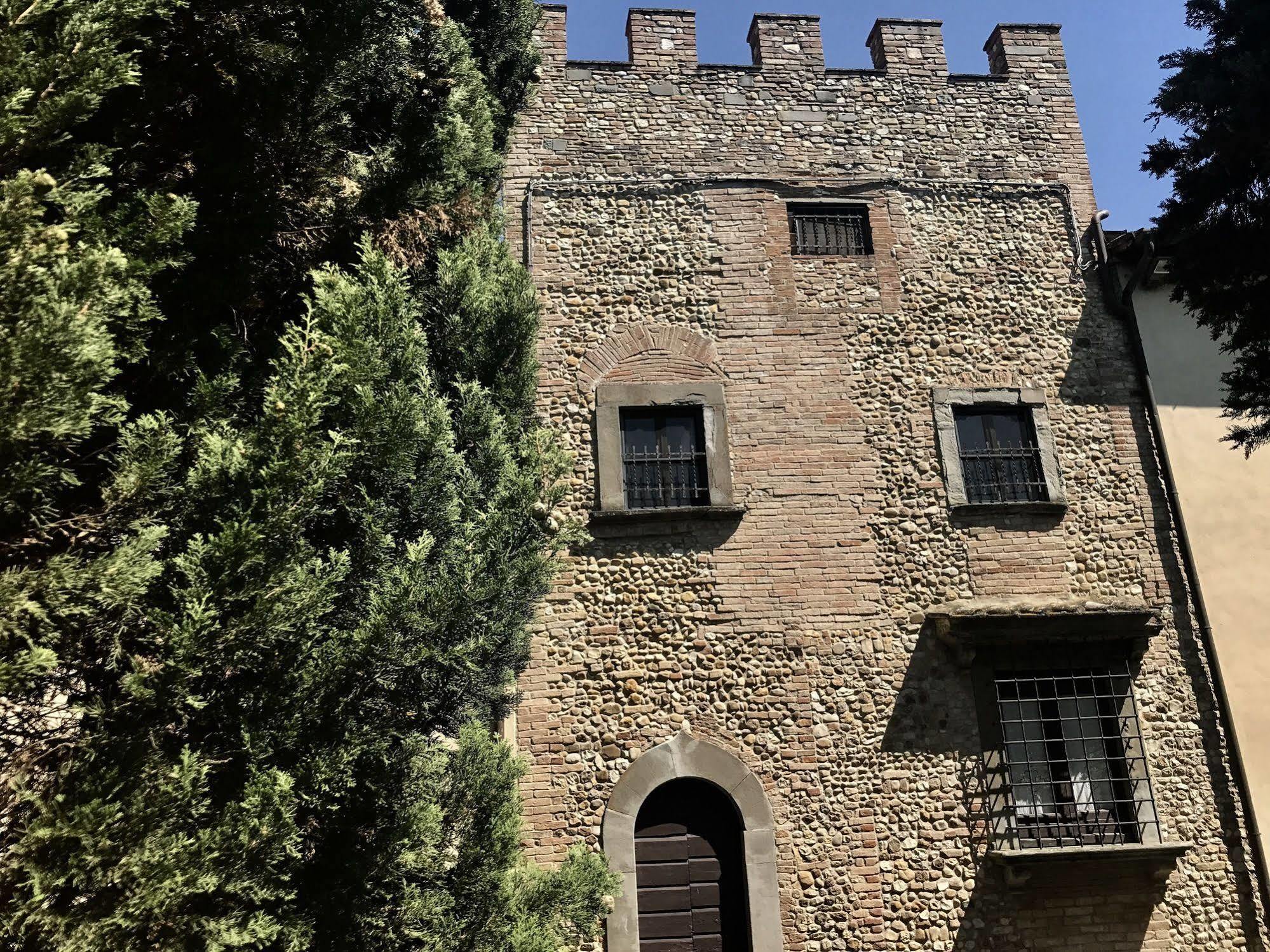 Castello Di Fezzana Apartment Монтеспертоли Екстериор снимка