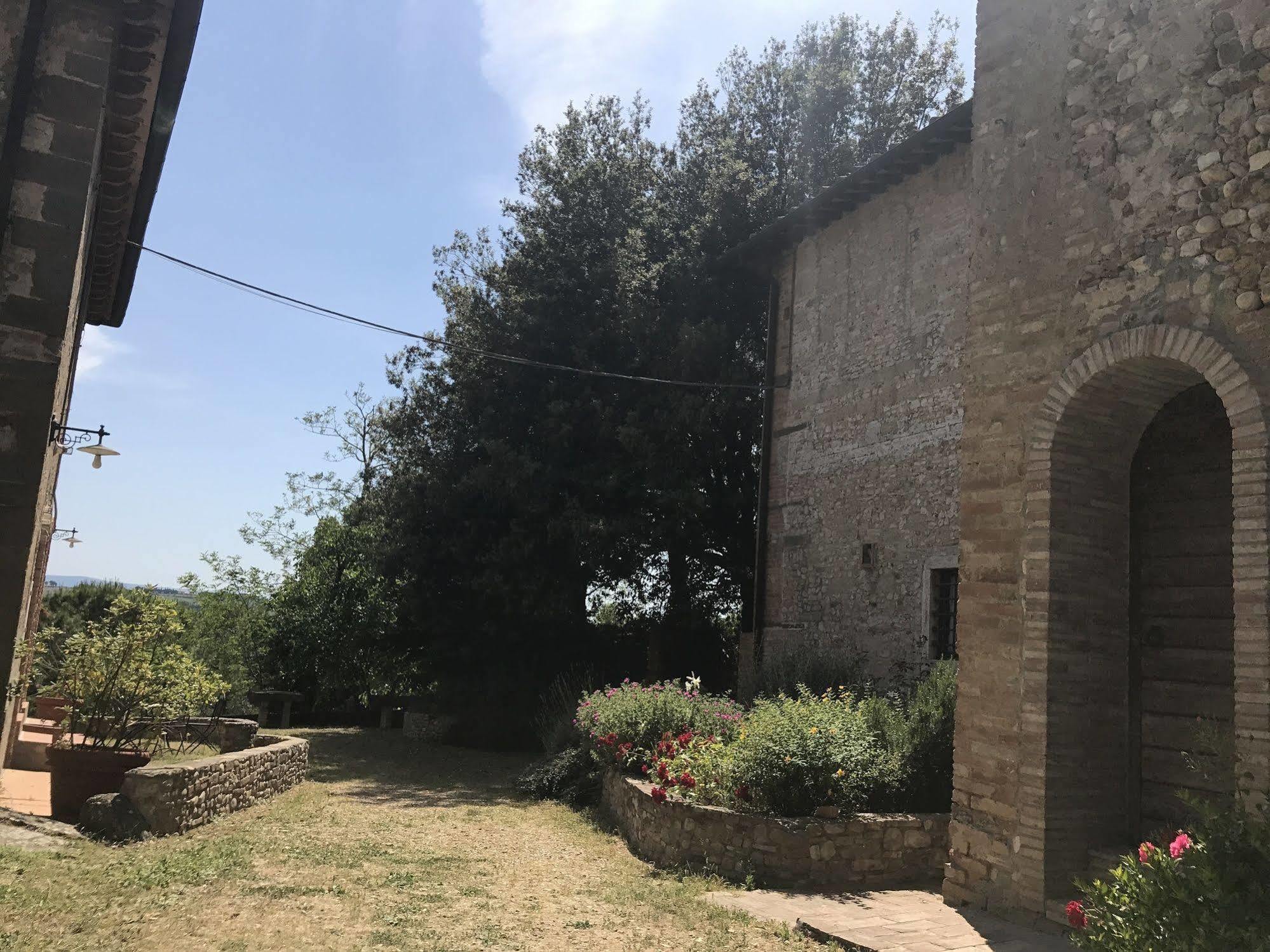 Castello Di Fezzana Apartment Монтеспертоли Екстериор снимка