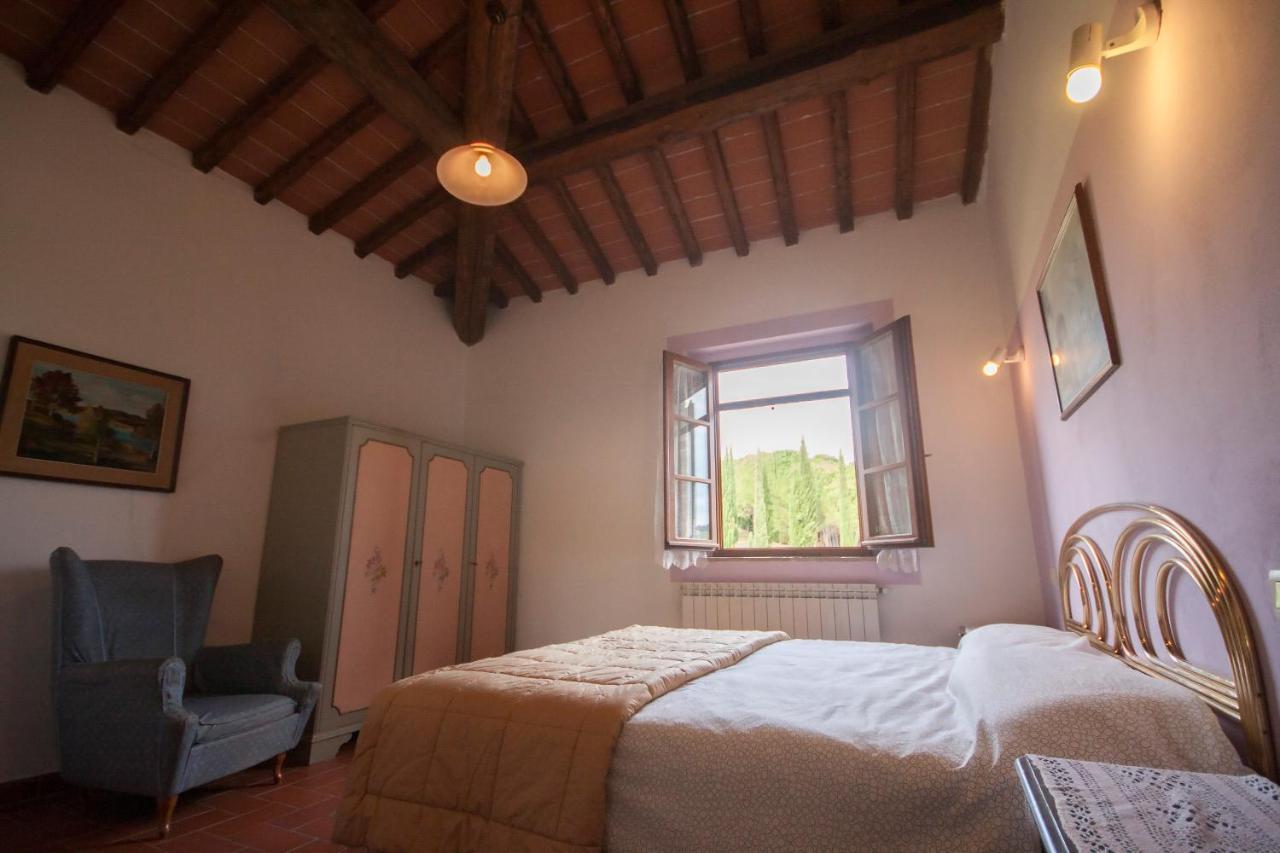 Castello Di Fezzana Apartment Монтеспертоли Стая снимка