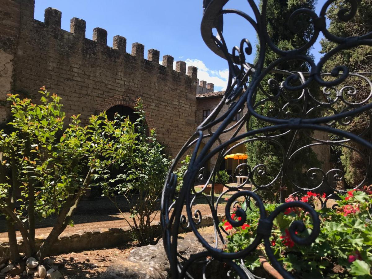 Castello Di Fezzana Apartment Монтеспертоли Екстериор снимка